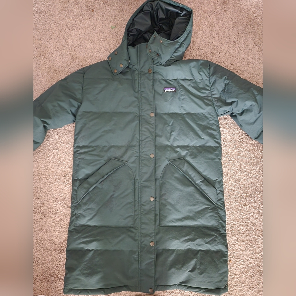 Patagonia Forest Green Hooded Puffer Coat